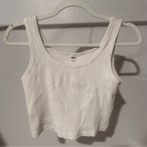 2/30 ❤️ UNICLO Women's Cream Ribbed Tank Top